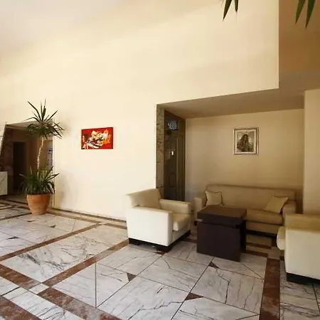 Greenmar Apartment